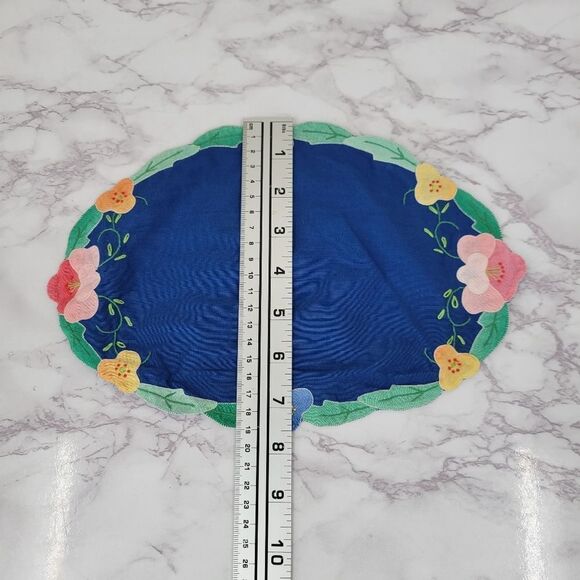 Vintage Placemat Set Red and Blue with Hand Embroidered Flowers Leaves 4pc - Picture 4 of 12